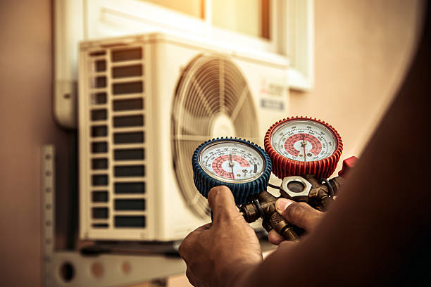 Professional Hvac technician working in Johnson Creek, WI